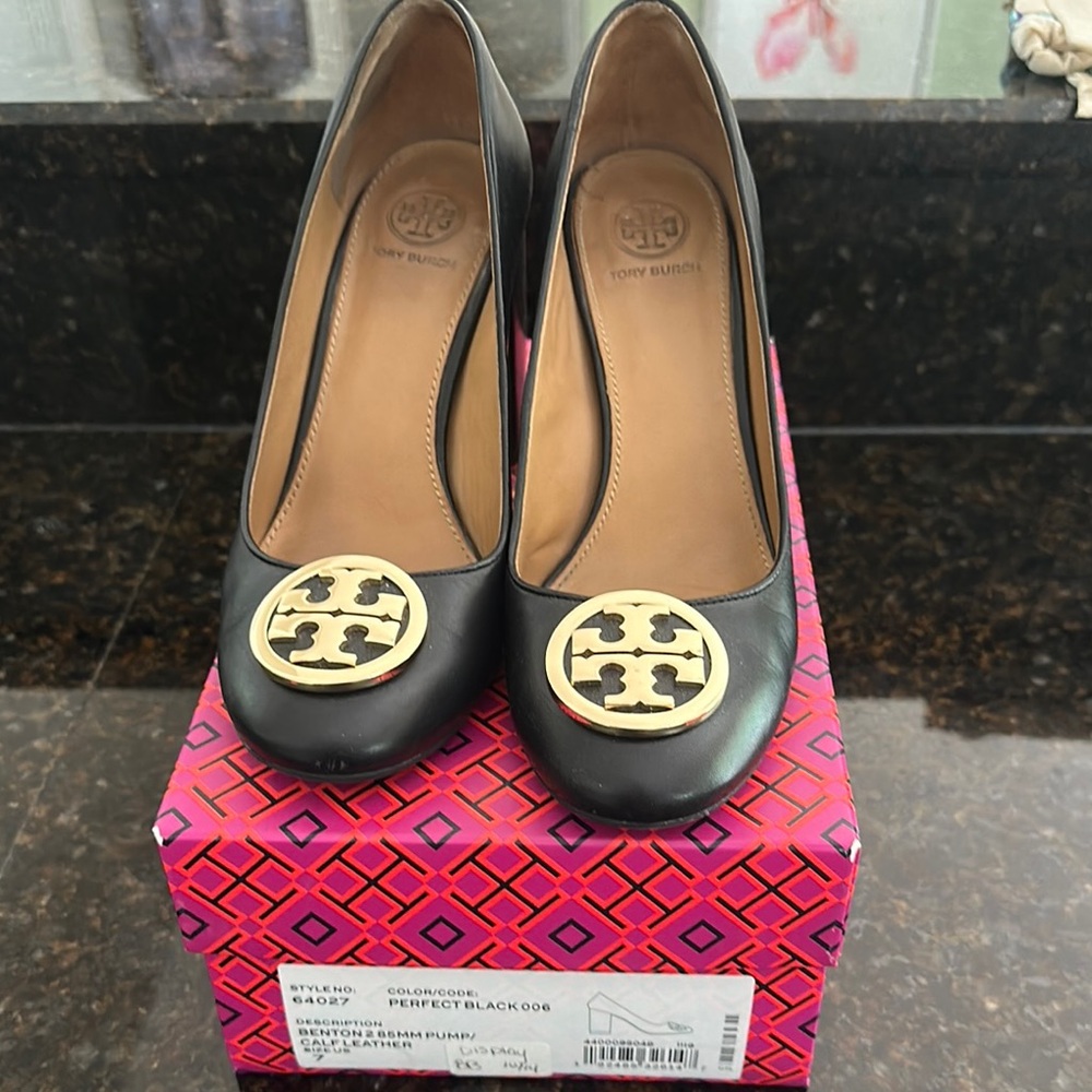 Tory Burch Black Leather Pumps